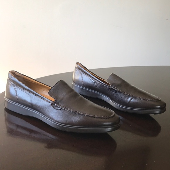 Saks Fifth Avenue Brown 9M Samuel Penny Loafers